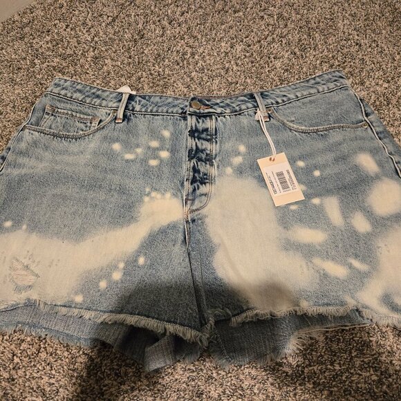 NWT Good American Bombshell Cutoff Jean Shorts Light Blue Distressed 16 - Picture 1 of 5